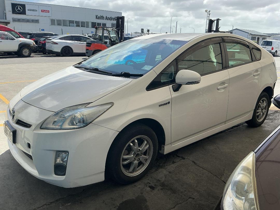 Photo '3' of Toyota Prius Hybrid Photo '3' of Toyota Prius Hybrid