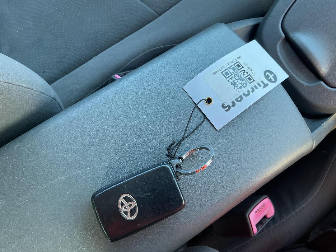 Photo '10' of Toyota Prius