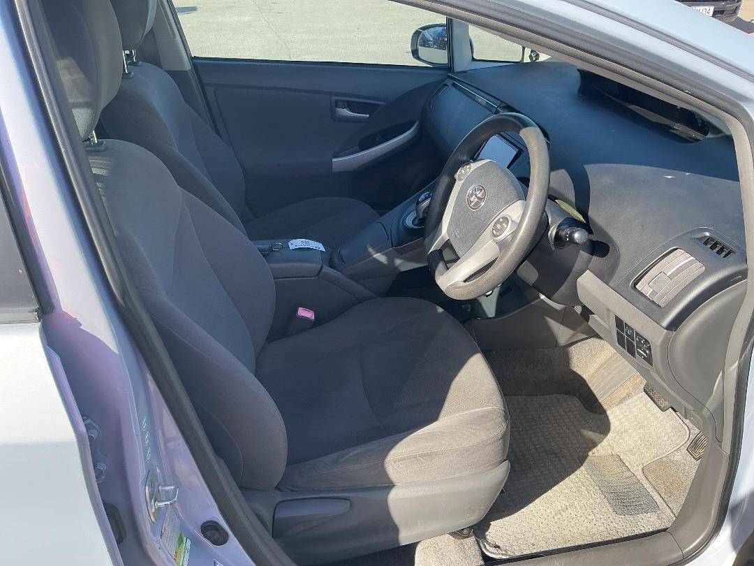 Photo '13' of Toyota Prius