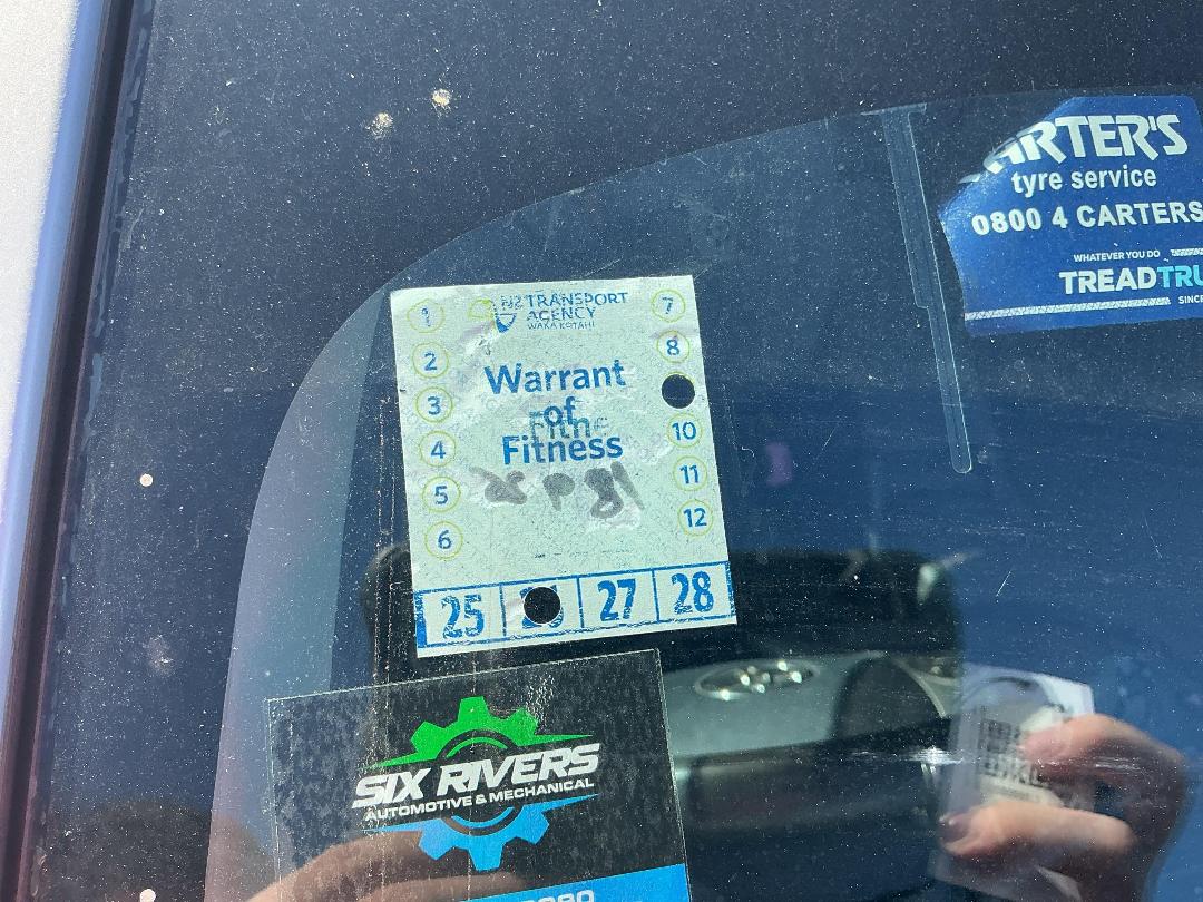 Photo '16' of Toyota Prius