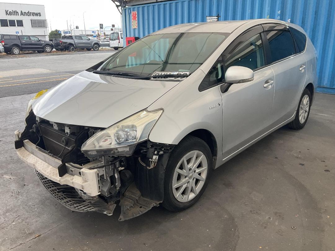 Photo '3' of Toyota Prius Alpha