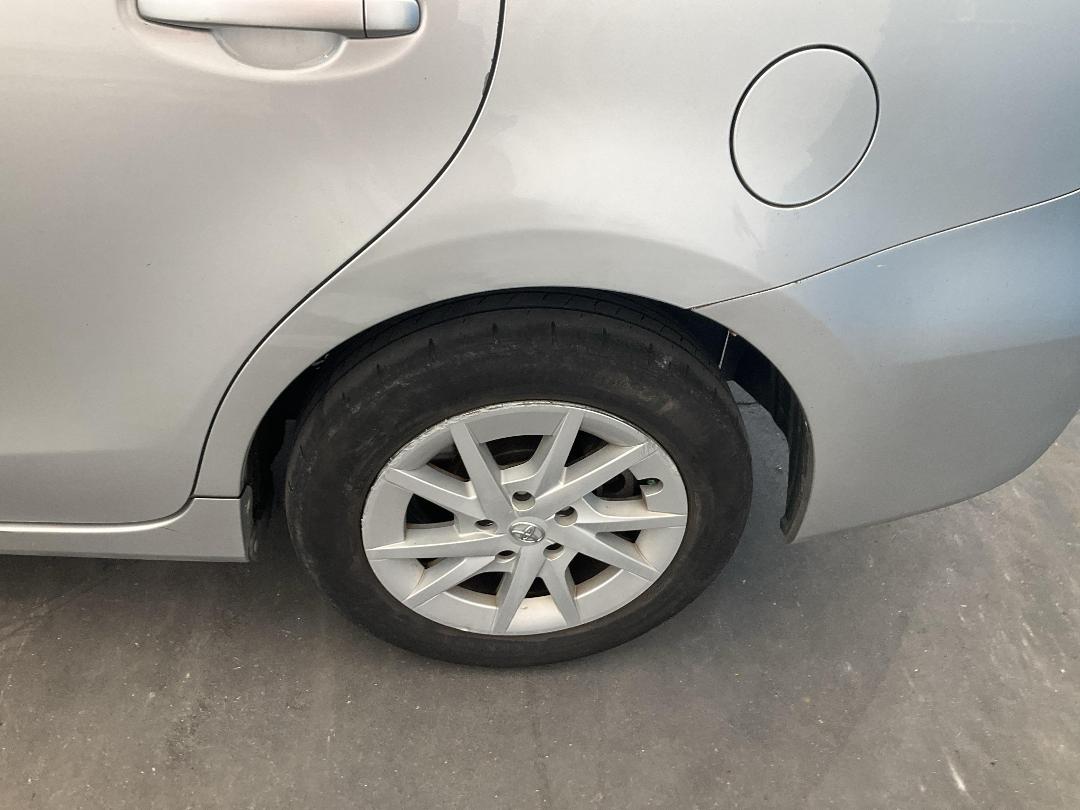 Photo '17' of Toyota Prius Alpha