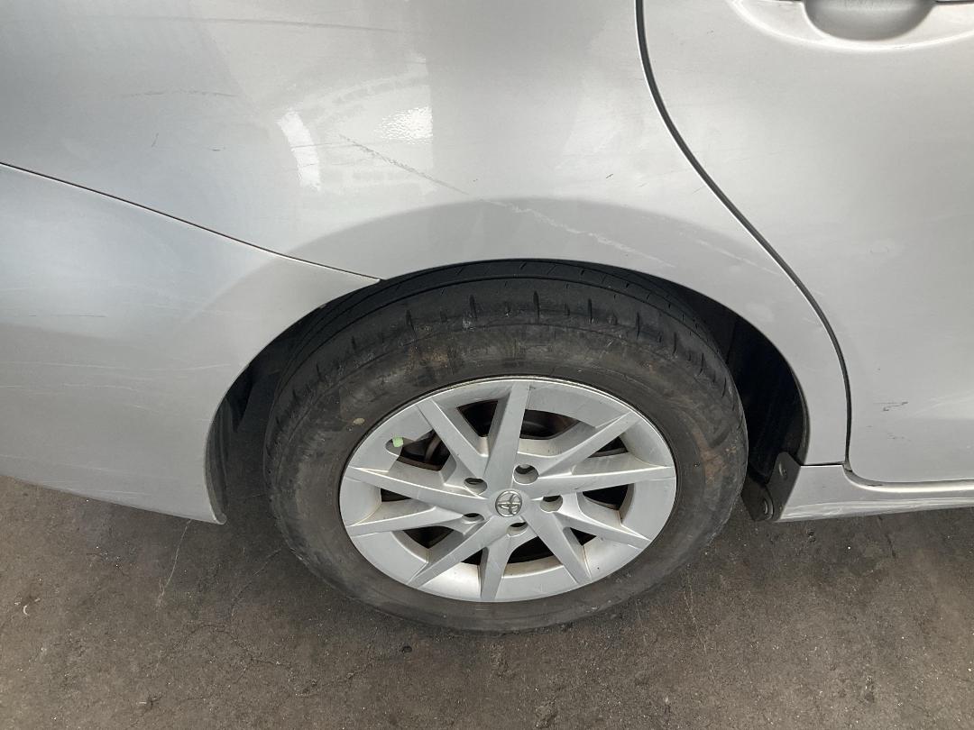 Photo '18' of Toyota Prius Alpha