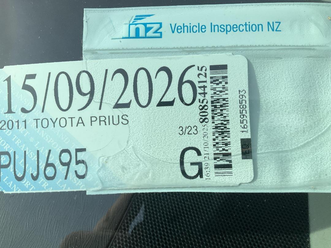 Photo '17' of Toyota Prius