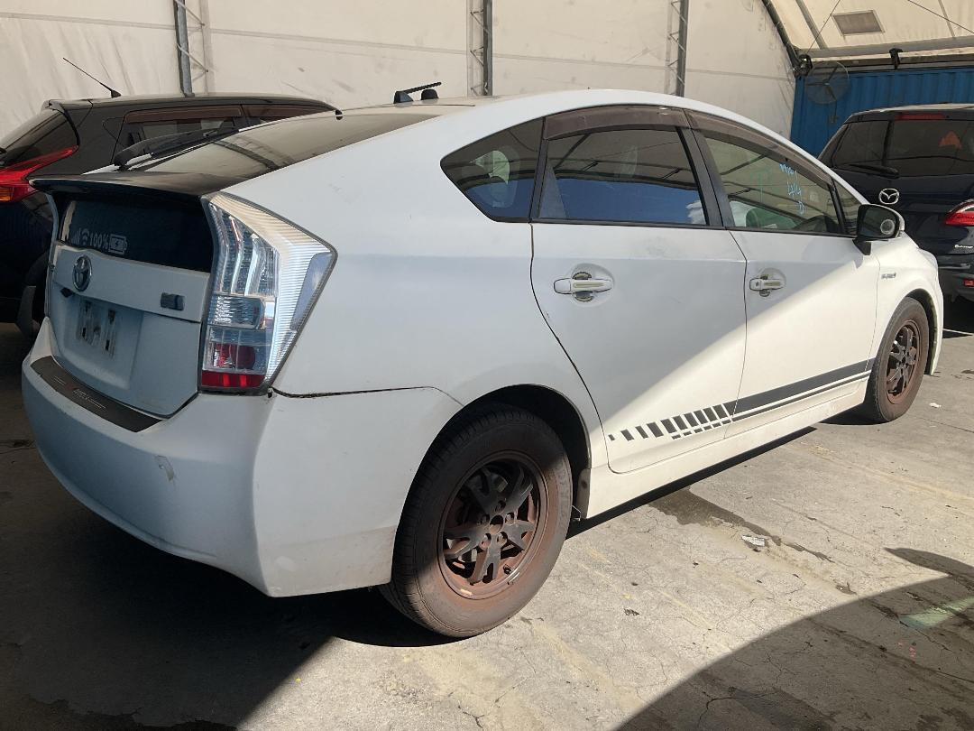 Photo '4' of Toyota Prius