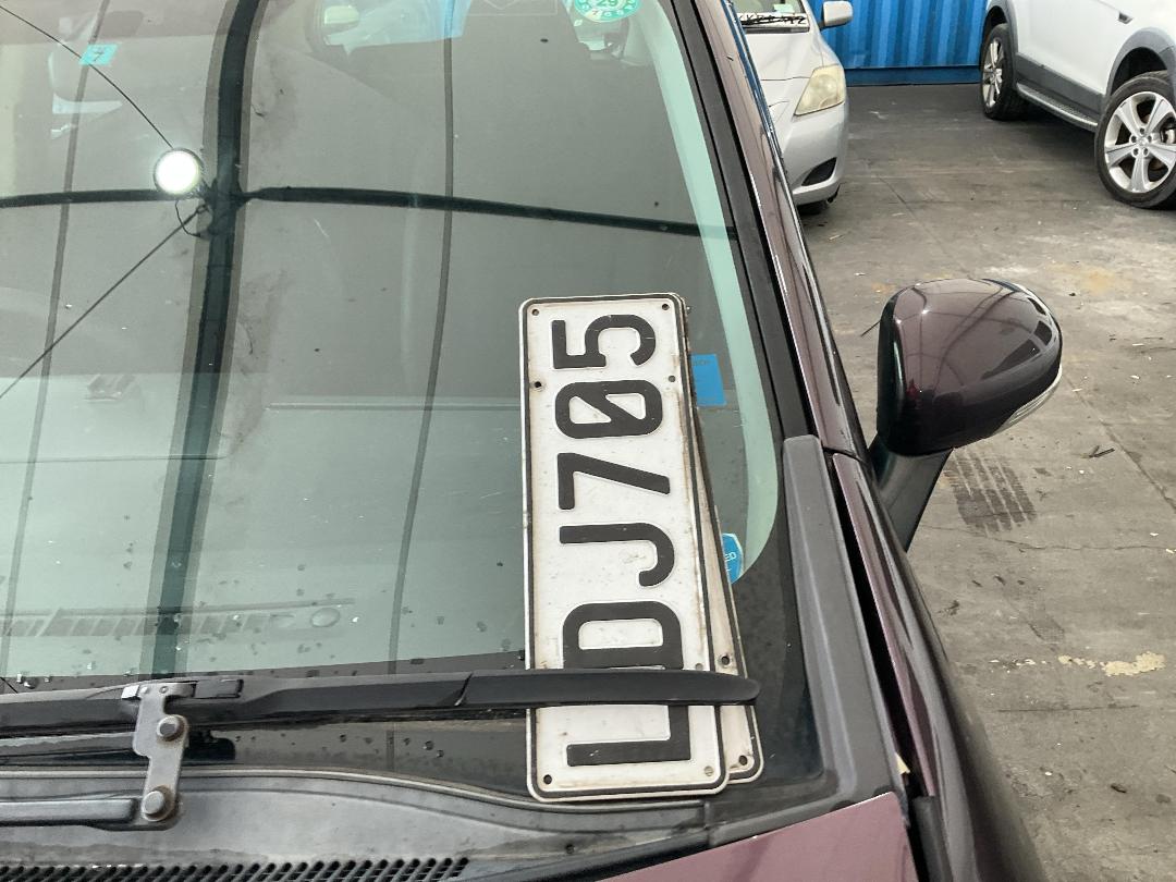 Photo '12' of Toyota Ractis Photo '12' of Toyota Ractis