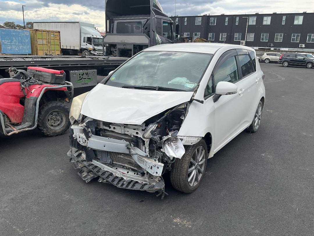 Photo '3' of Toyota Ractis Lepis Photo '3' of Toyota Ractis Lepis