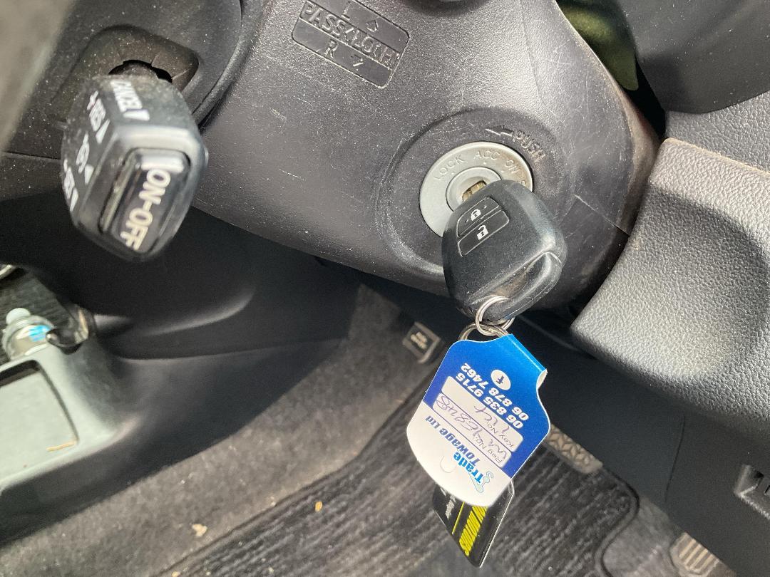 Photo '10' of Toyota Ractis Lepis Photo '10' of Toyota Ractis Lepis