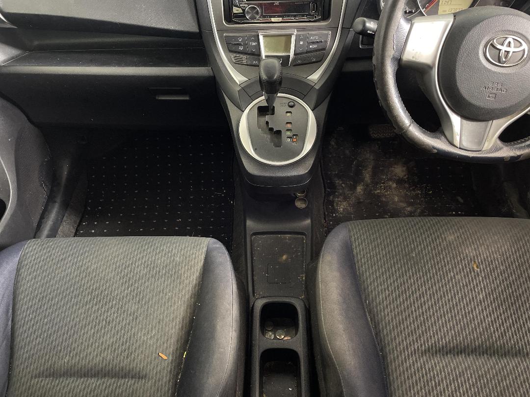 Photo '18' of Toyota Ractis Photo '18' of Toyota Ractis