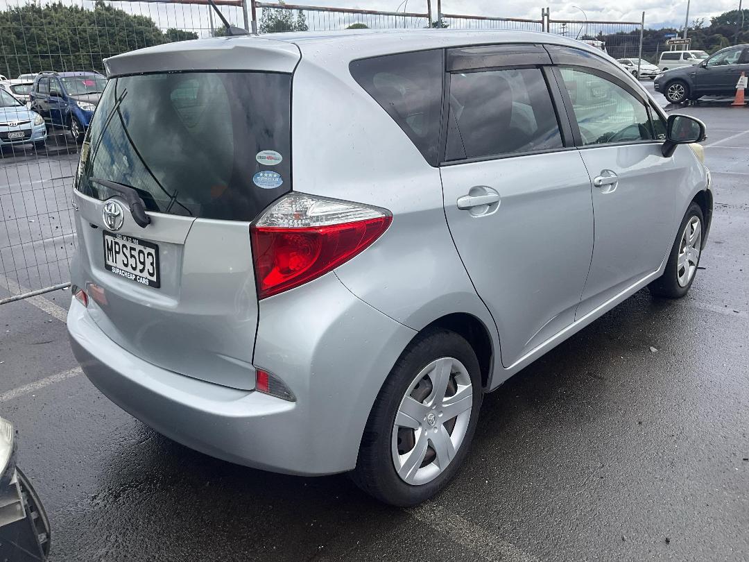 Photo '4' of Toyota Ractis Photo '4' of Toyota Ractis