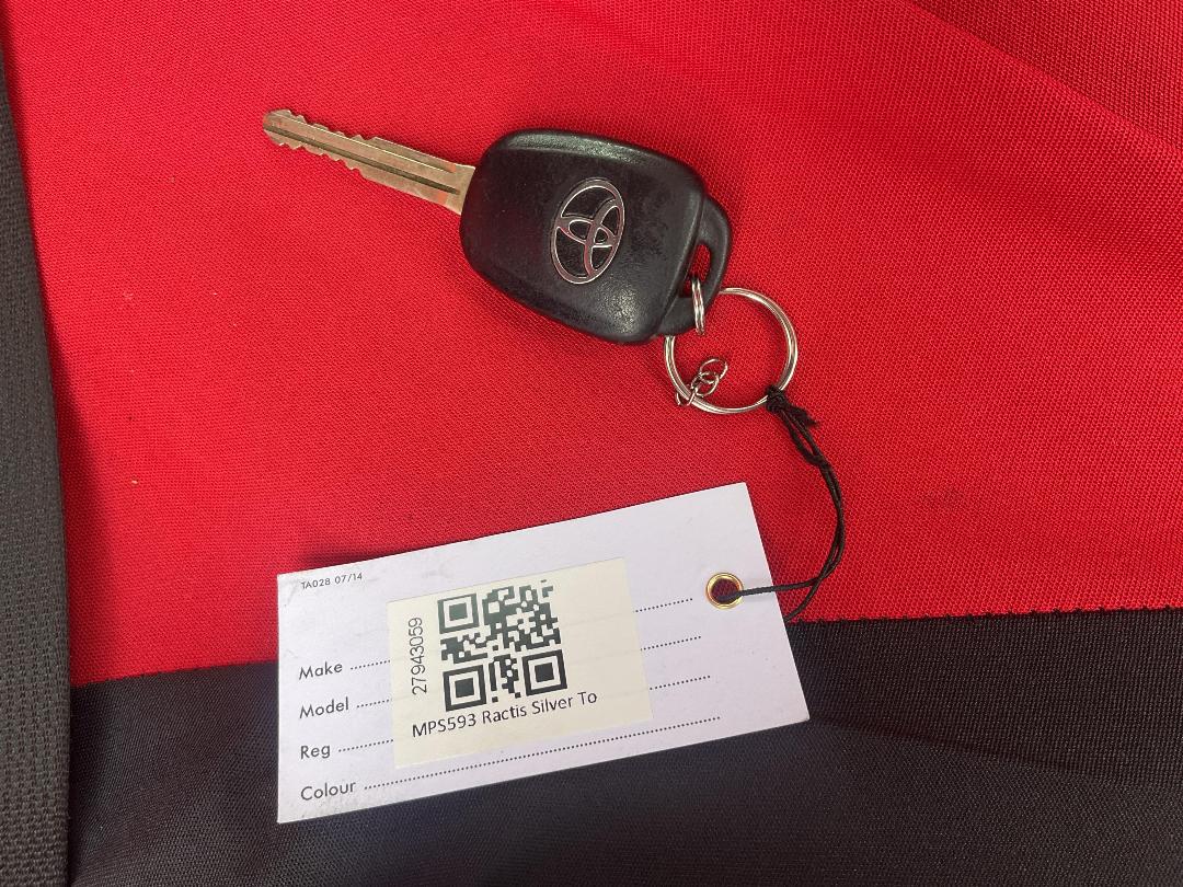 Photo '13' of Toyota Ractis Photo '13' of Toyota Ractis