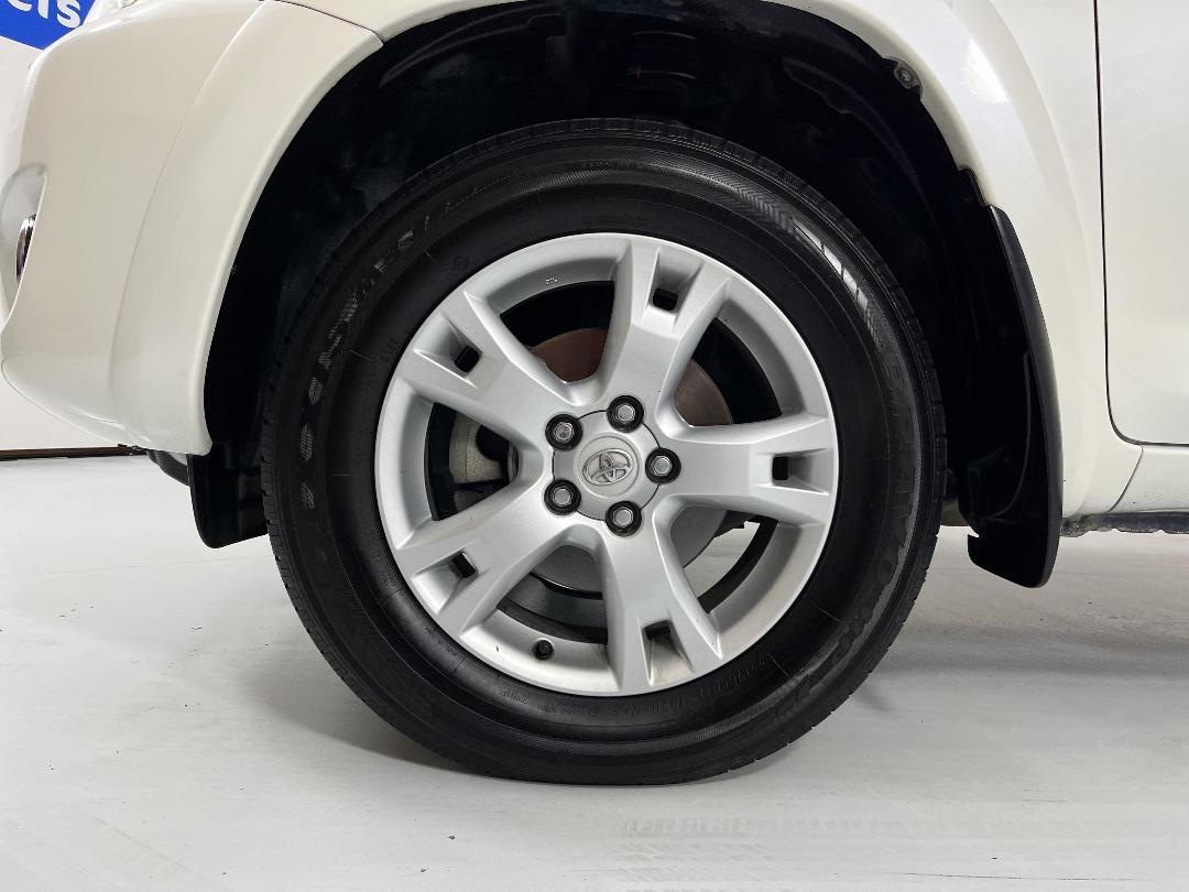 Photo '10' of Toyota Rav4 Photo '10' of Toyota Rav4