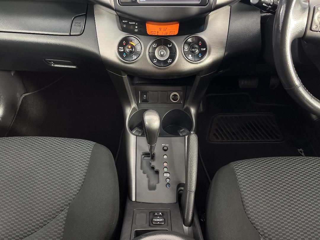 Photo '18' of Toyota Rav4 Photo '18' of Toyota Rav4