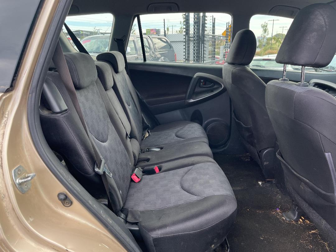 Photo '18' of Toyota Rav4 5A Photo '18' of Toyota Rav4 5A