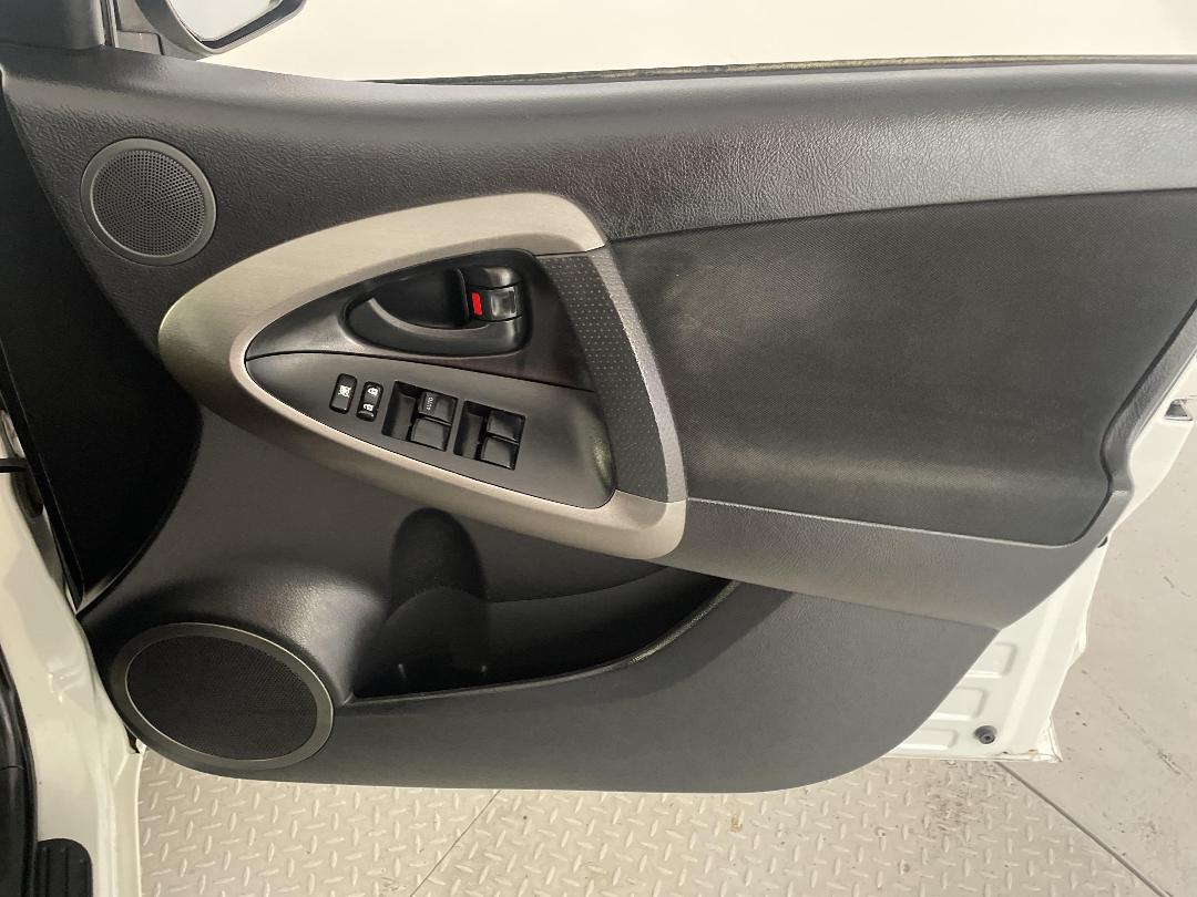 Photo '15' of Toyota Rav4 Photo '15' of Toyota Rav4