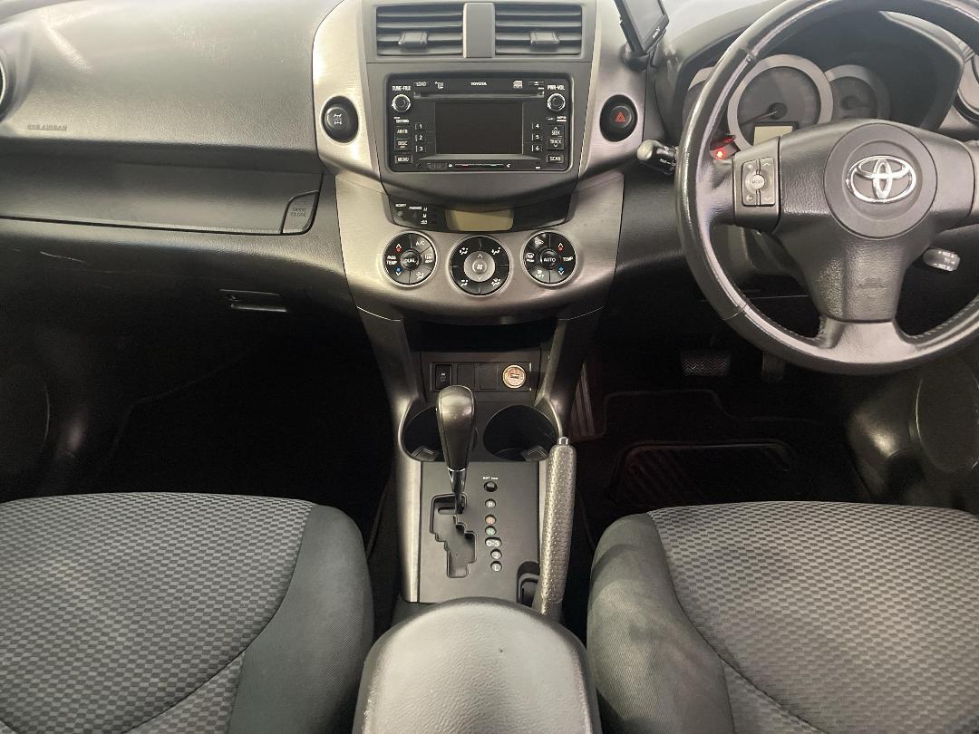 Photo '18' of Toyota Rav4 Photo '18' of Toyota Rav4