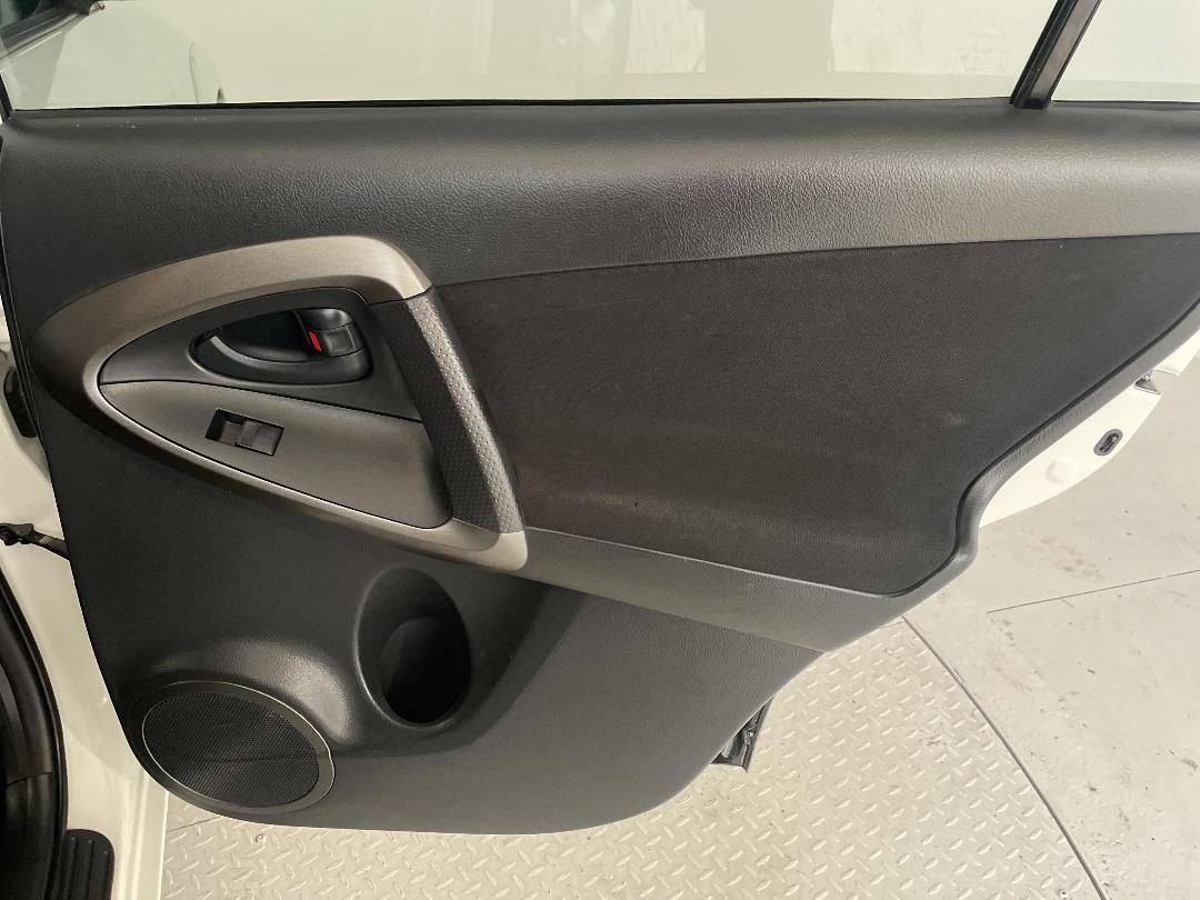 Photo '19' of Toyota Rav4 Photo '19' of Toyota Rav4