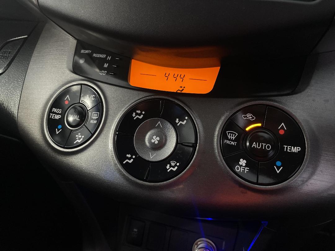 Photo '28' of Toyota Rav4 Photo '28' of Toyota Rav4