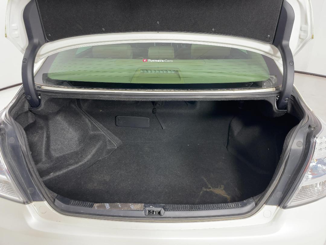 Photo '14' of Toyota SAI Photo '14' of Toyota SAI