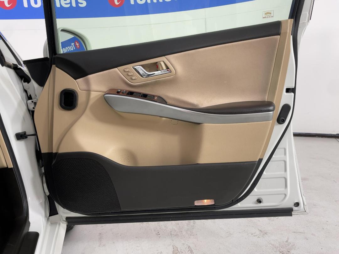 Photo '15' of Toyota SAI Photo '15' of Toyota SAI