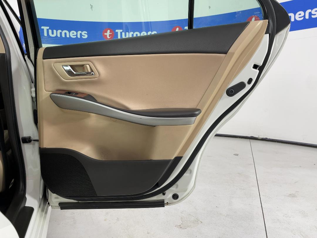 Photo '19' of Toyota SAI Photo '19' of Toyota SAI