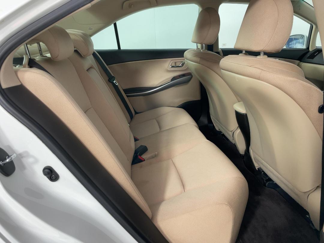 Photo '20' of Toyota SAI Photo '20' of Toyota SAI