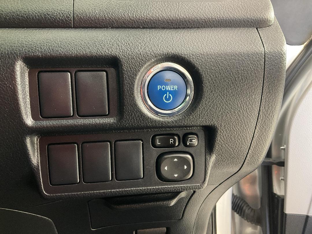 Photo '29' of Toyota SAI Photo '29' of Toyota SAI