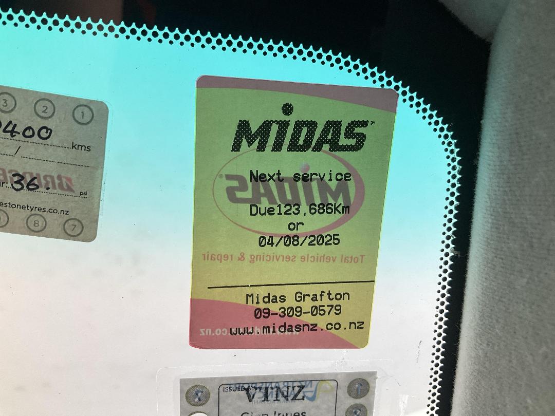 Photo '24' of Toyota SAI Photo '24' of Toyota SAI