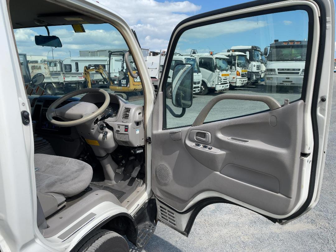 Photo '11' of Toyota Toyoace Chiller Photo '11' of Toyota Toyoace Chiller