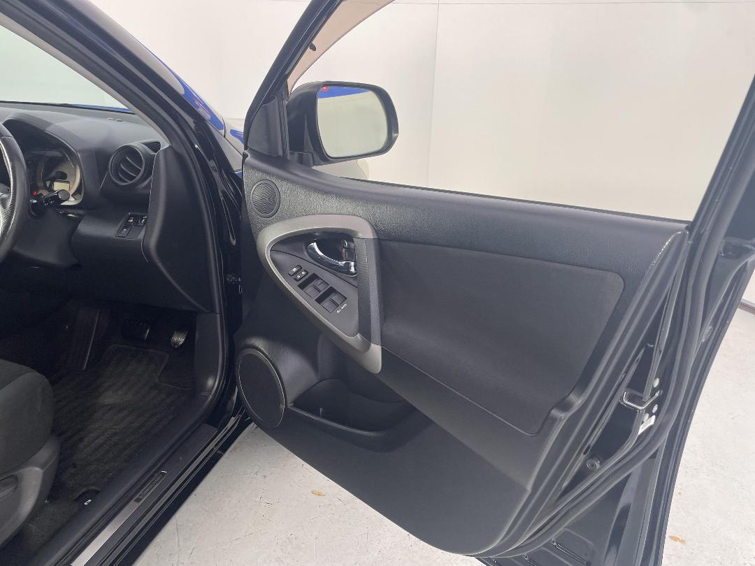 Photo '15' of Toyota Vanguard