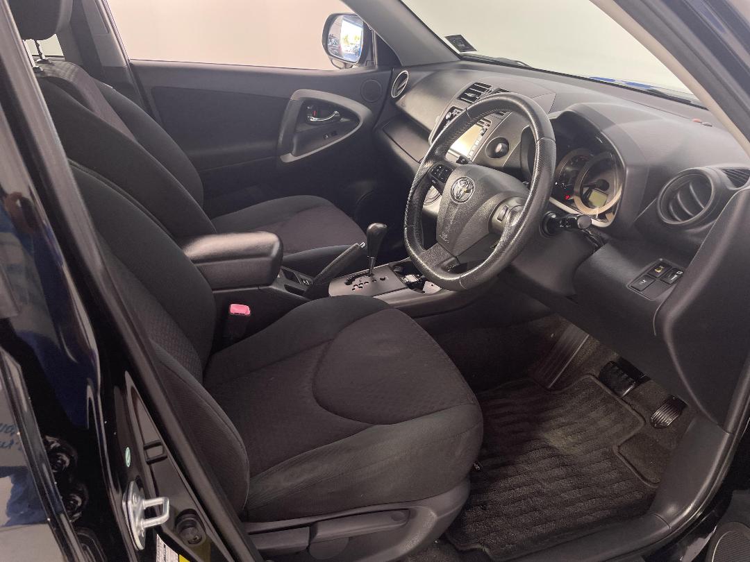 Photo '16' of Toyota Vanguard