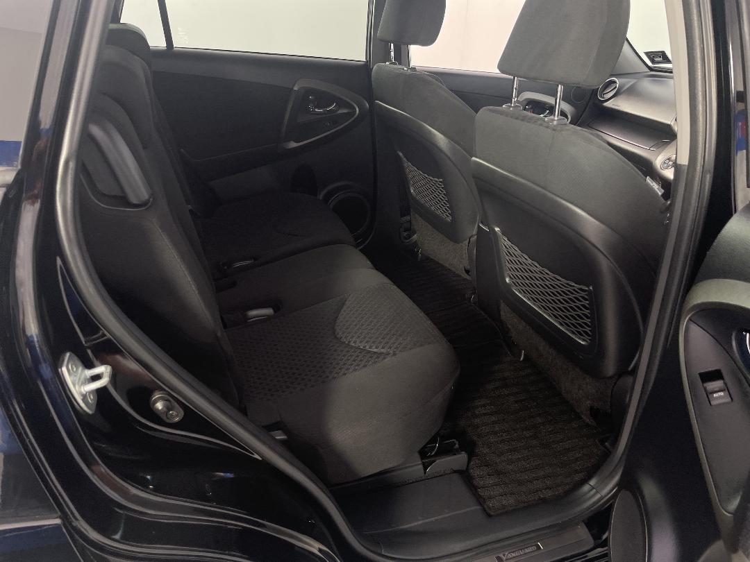 Photo '20' of Toyota Vanguard