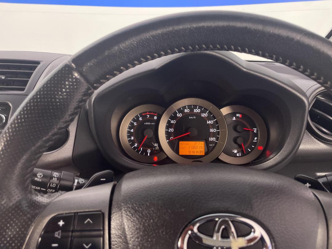 Photo '17' of Toyota Vanguard