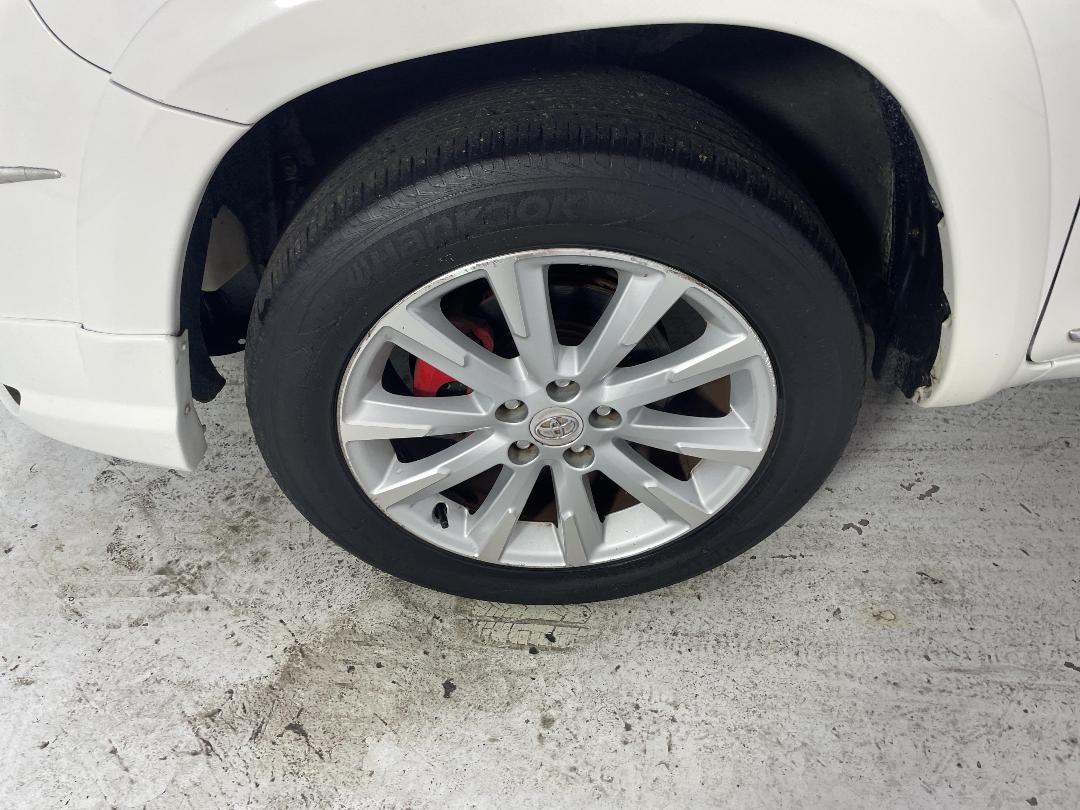 Photo '10' of Toyota Vanguard Photo '10' of Toyota Vanguard