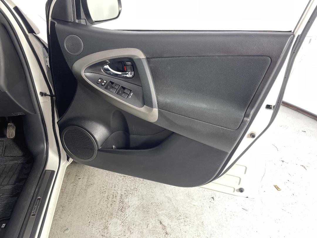 Photo '15' of Toyota Vanguard Photo '15' of Toyota Vanguard