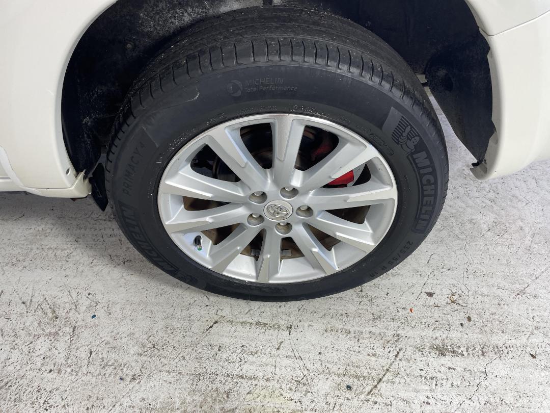 Photo '11' of Toyota Vanguard Photo '11' of Toyota Vanguard