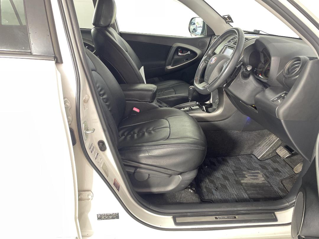 Photo '16' of Toyota Vanguard Photo '16' of Toyota Vanguard