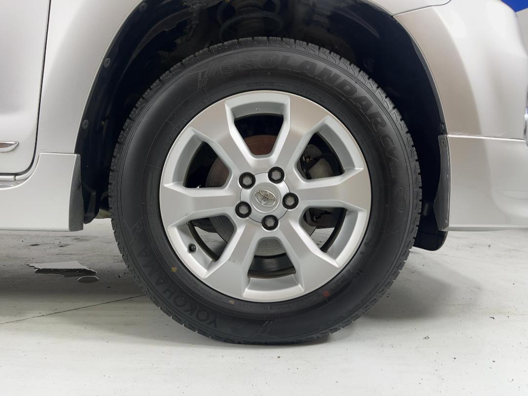 Photo '9' of Toyota Vanguard