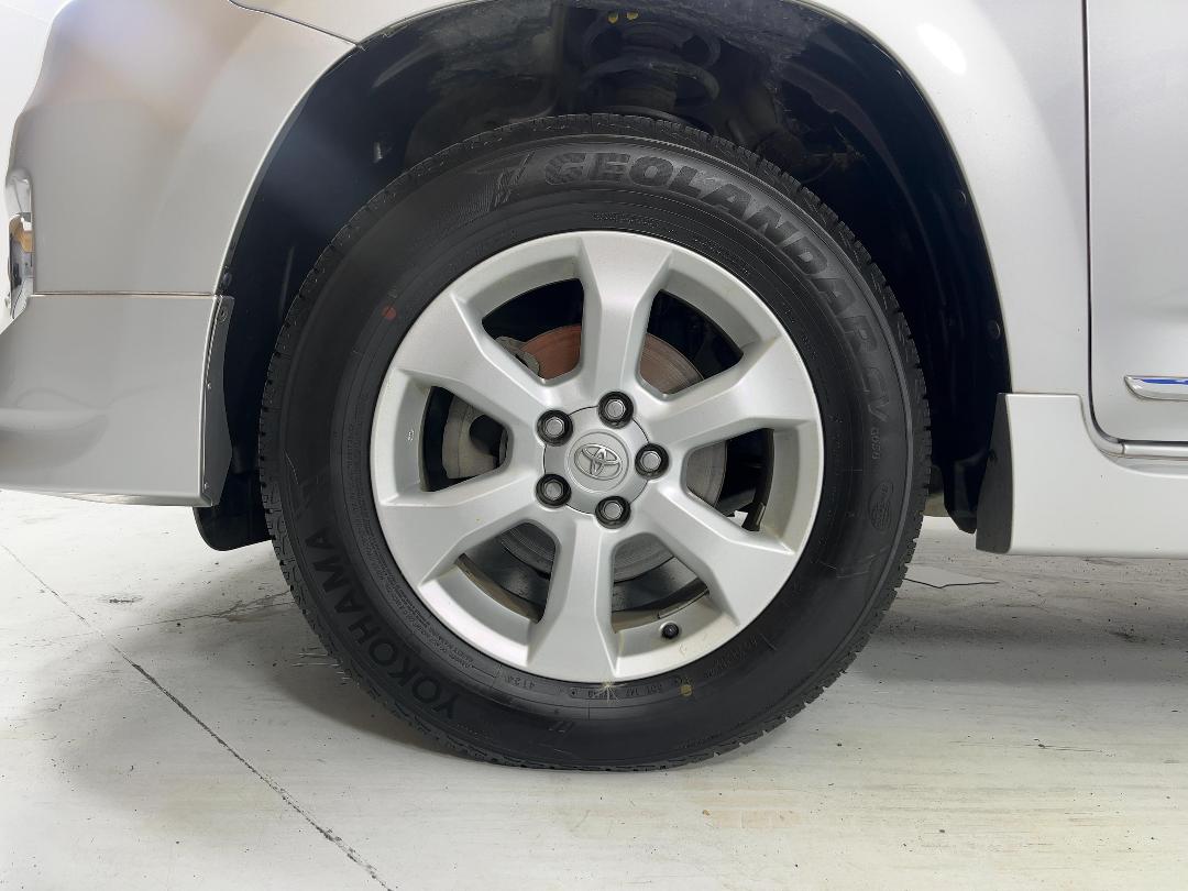 Photo '10' of Toyota Vanguard