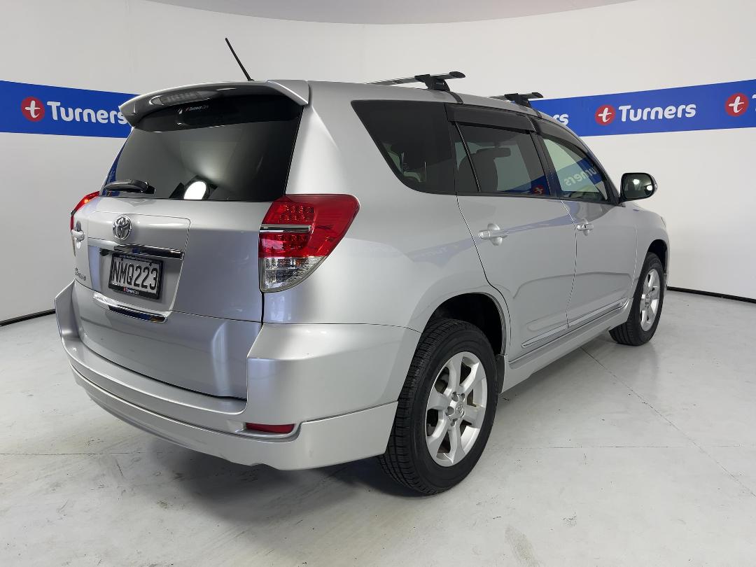 Photo '7' of Toyota Vanguard