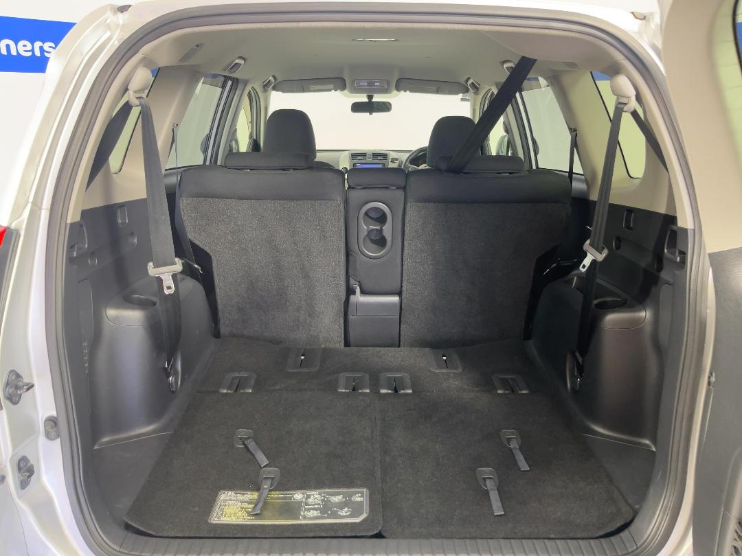 Photo '14' of Toyota Vanguard