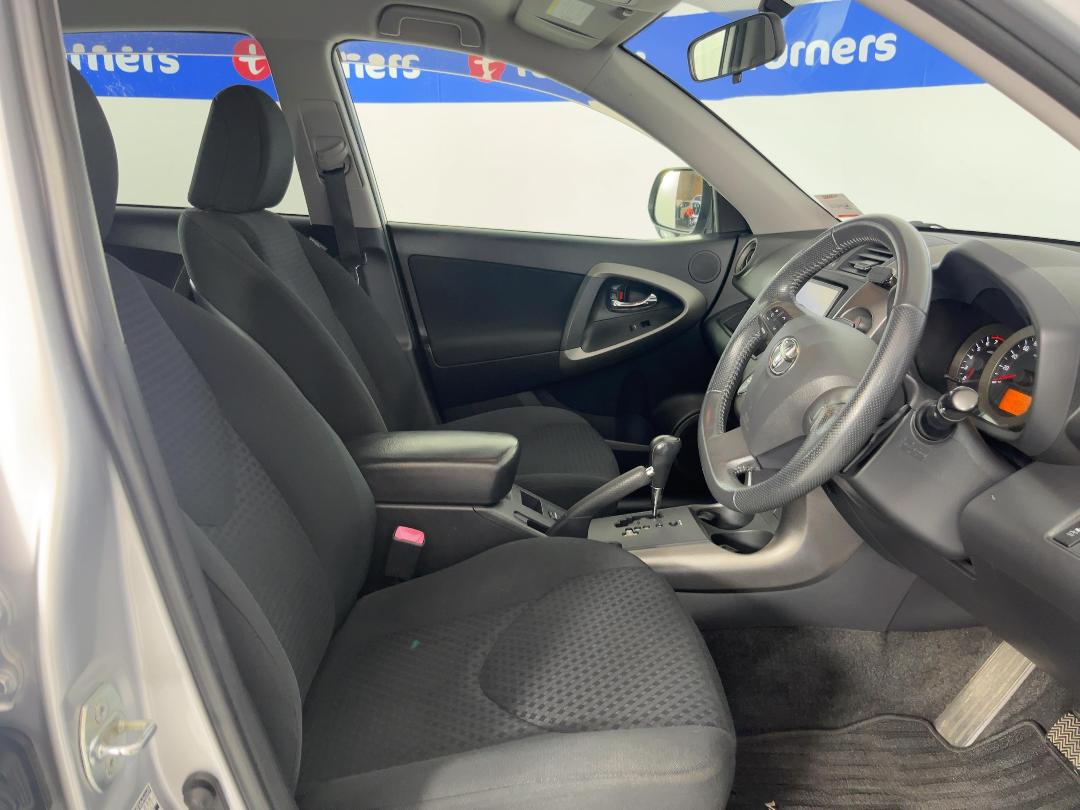 Photo '16' of Toyota Vanguard