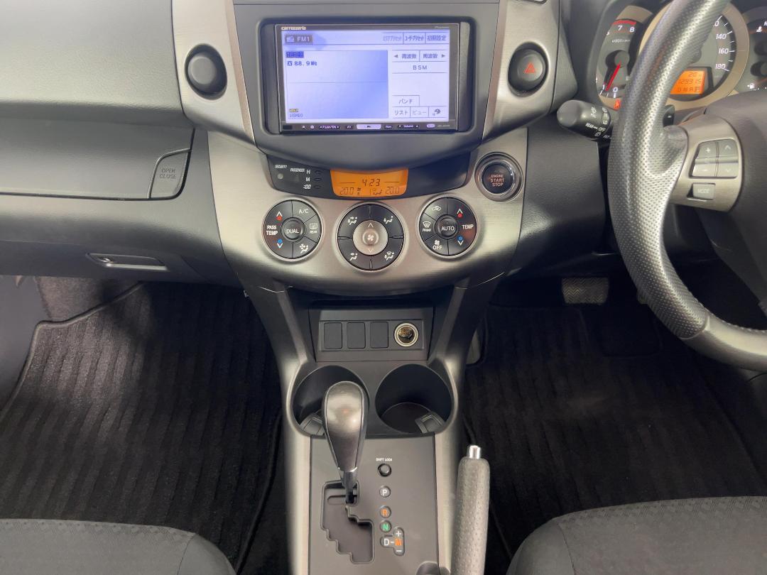 Photo '18' of Toyota Vanguard