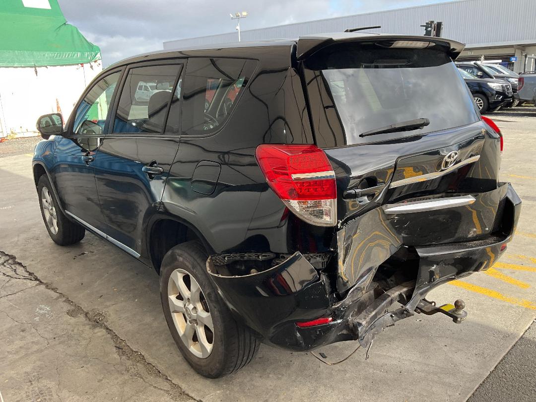 Photo '4' of Toyota Vanguard