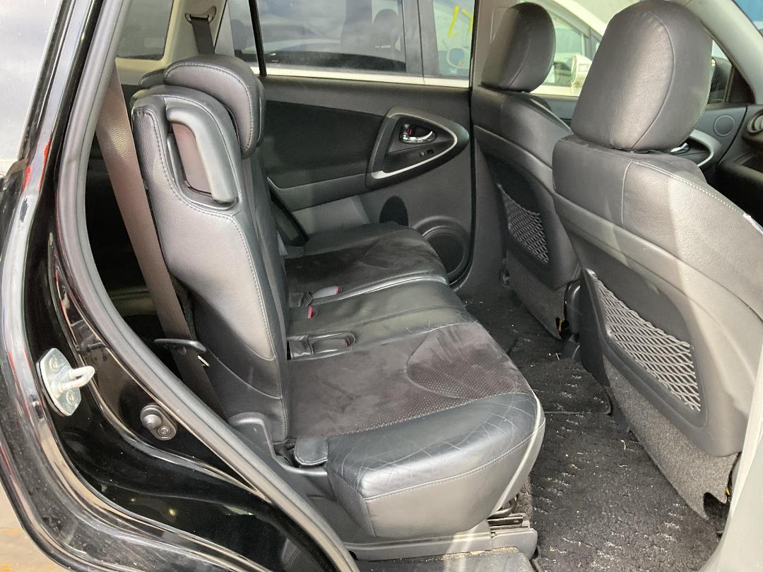 Photo '7' of Toyota Vanguard