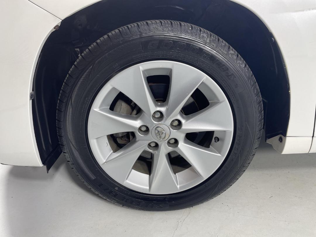 Photo '10' of Toyota Vellfire