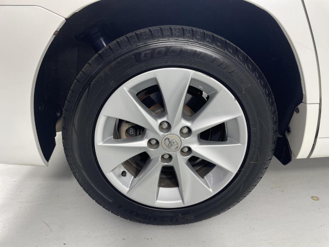 Photo '12' of Toyota Vellfire