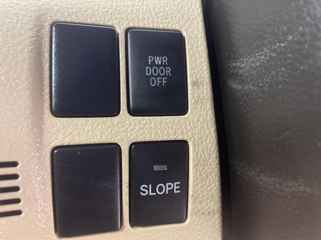 Photo '26' of Toyota Vellfire