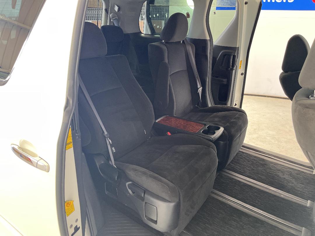 Photo '19' of Toyota Vellfire