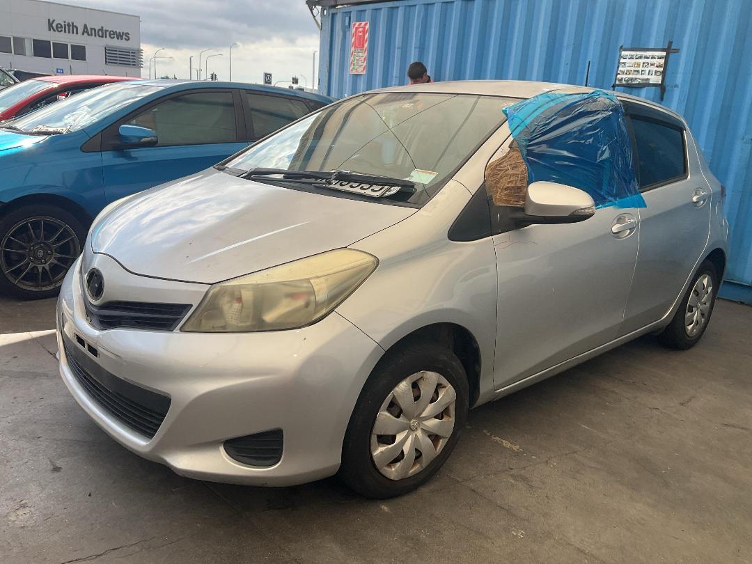 Photo '3' of Toyota Vitz